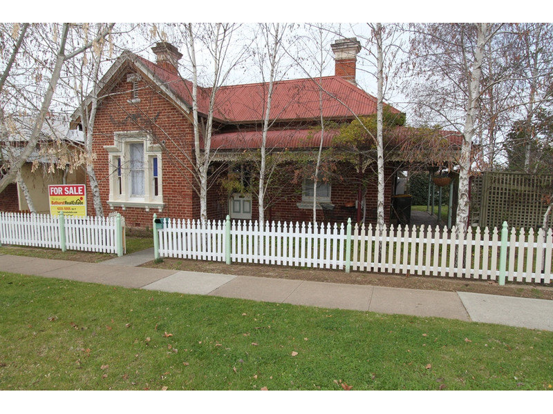 154 Seymour Street, Bathurst, NSW 2795 Property Details
