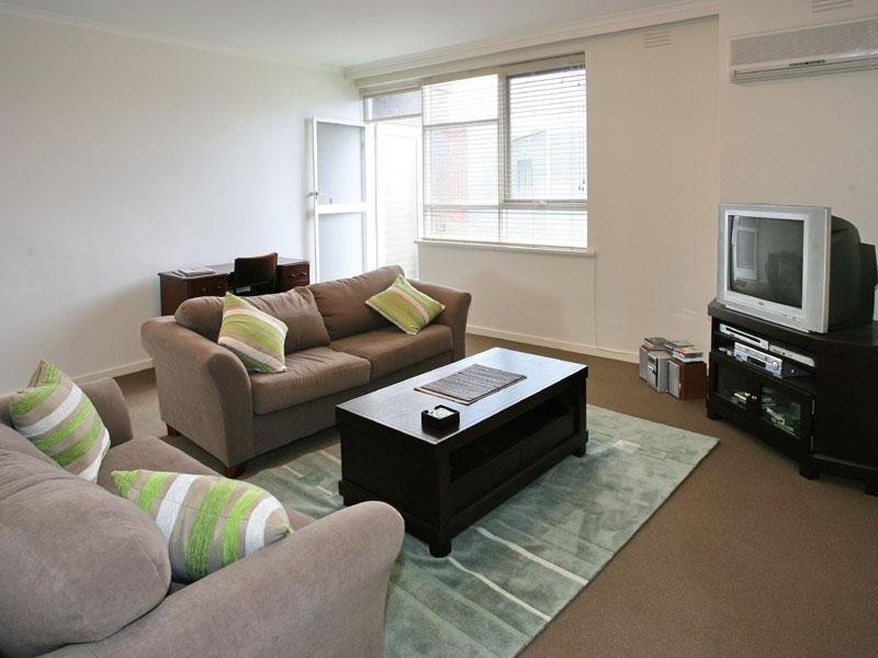 10/7 Dickens Street, Elwood, Vic 3184 Property Details