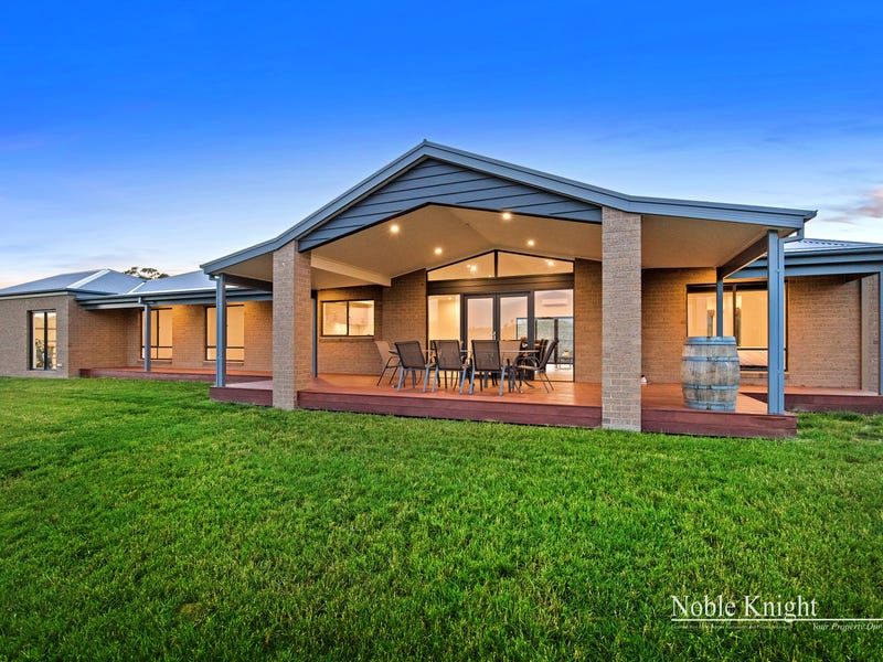 4 Barker Court Yea VIC 3717 realestate .au