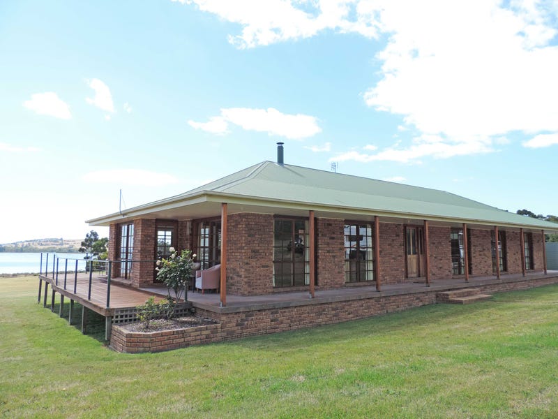 111 Clifton Beach Road, Clifton Beach, TAS 7020