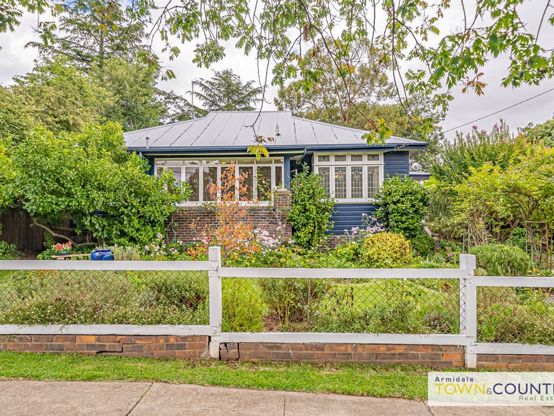 138 Faulkner Street, Armidale, NSW 2350 Property Details