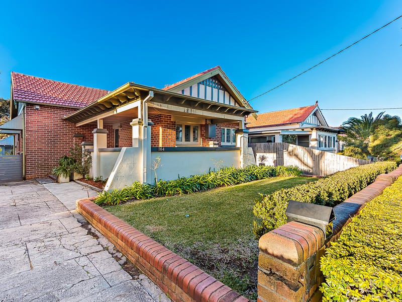 164 Kemp Street, Hamilton South, NSW 2303