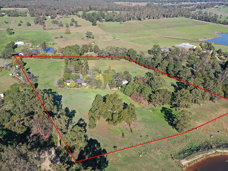 49 Airlie Road, Healesville, VIC 3777