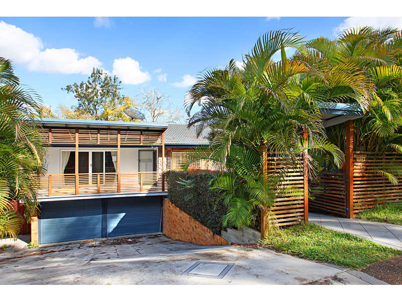 26 Dumbarton Drive, Kenmore, Qld 4069 Property Details