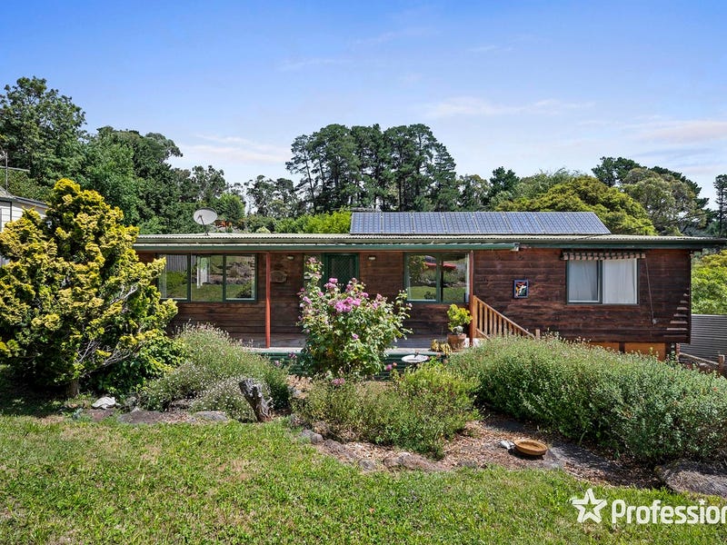 122 Monbulk Road, Mount Evelyn, VIC 3796