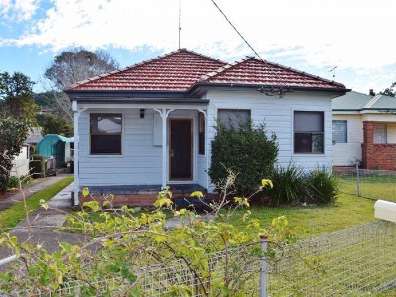 51 Seaman Avenue, Warners Bay, NSW 2282