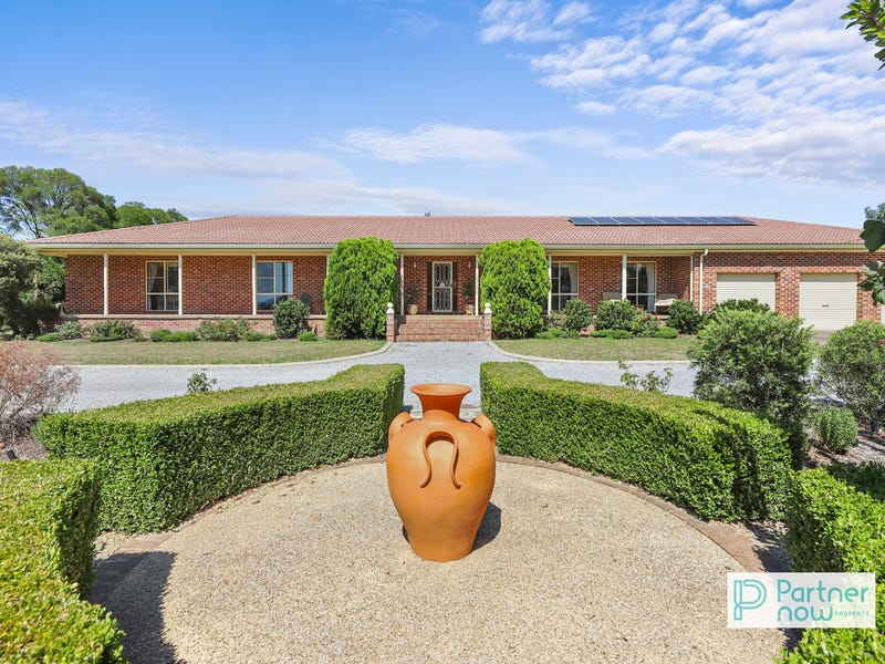 6 Kingswood Drive, Tamworth, NSW 2340 House for Sale