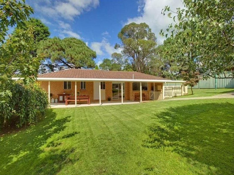 17 Cherry Tree Close, Moss Vale, NSW 2577