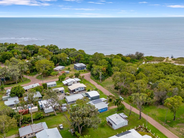 16 Mulloway Court, Cungulla, Qld 4816 House for Sale