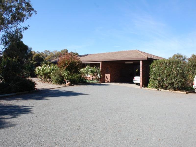 732 New Dookie Road, Shepparton East, VIC 3631