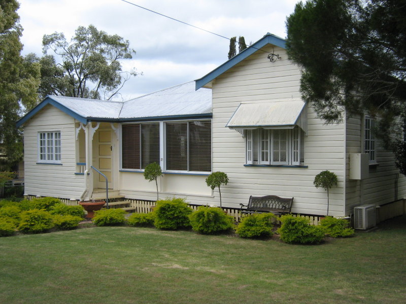 27 Coronation Drive, Murgon, QLD 4605