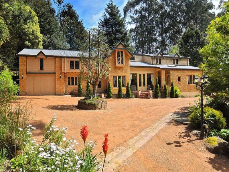 35 Williams Road, Olinda, VIC 3788