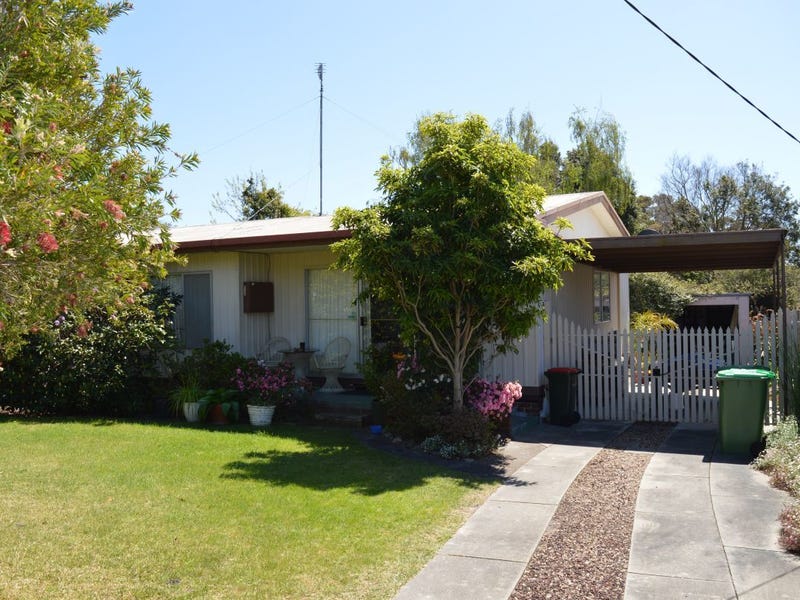 28 Newlands Drive, Paynesville, VIC 3880