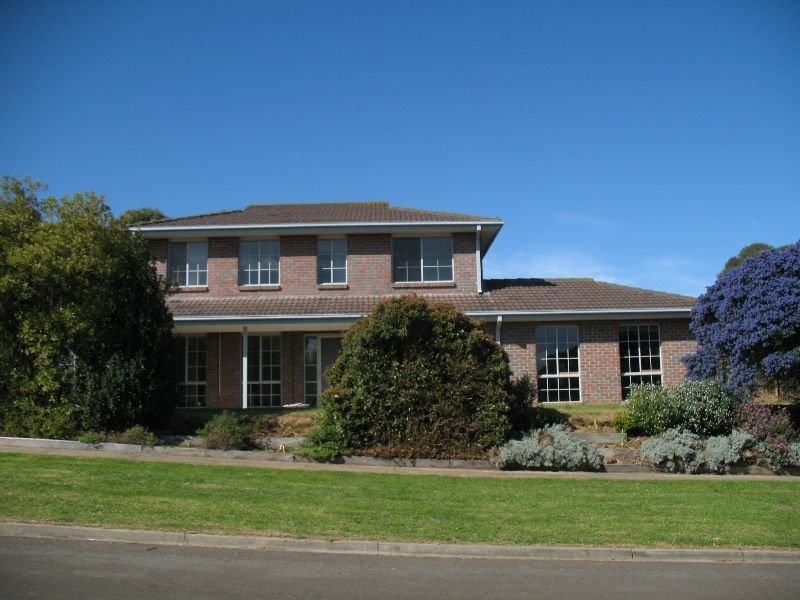 39 Darnum Street, Drouin, VIC 3818