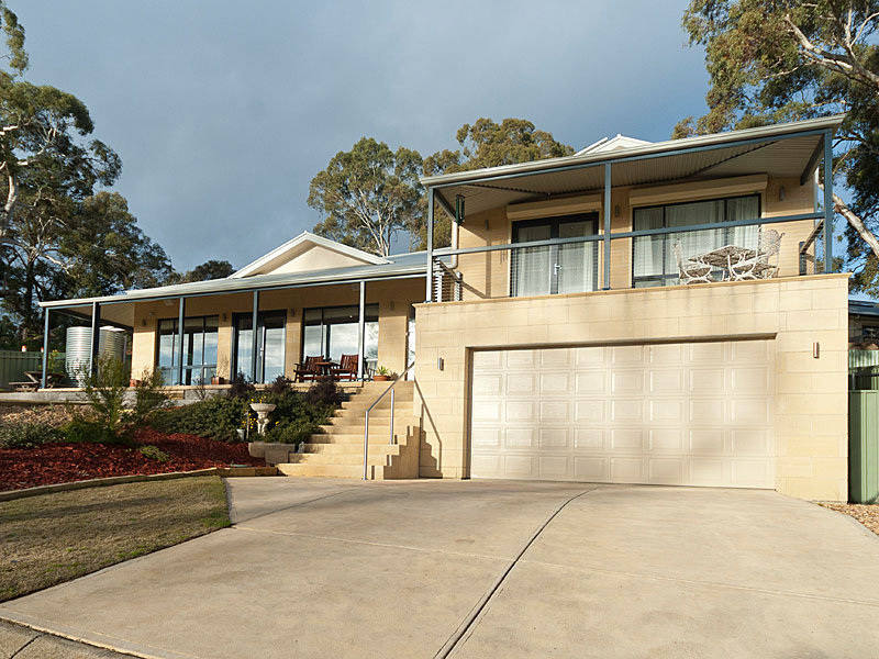 94 Onkaparinga Valley Road, Woodside, SA 5244 Property Details