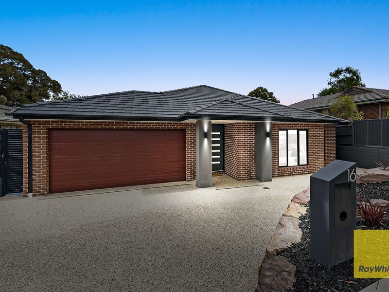 16 David Collins Drive, Endeavour Hills, VIC 3802