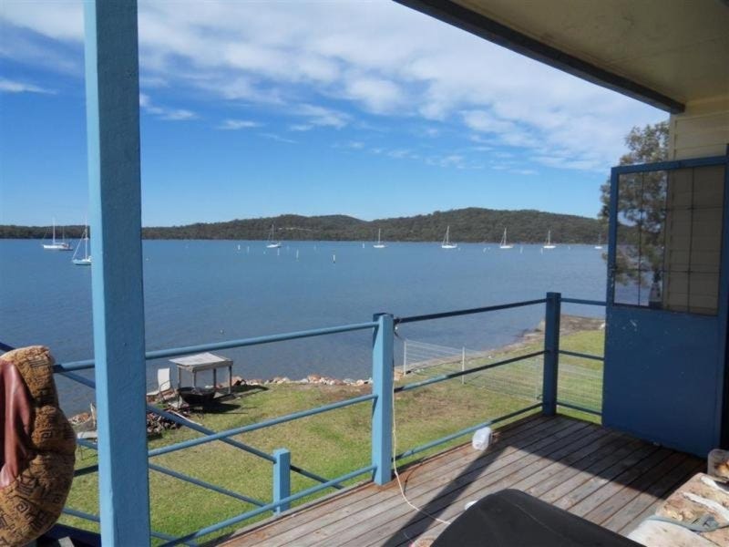 24 Cove Boulevard, North Arm Cove, NSW 2324
