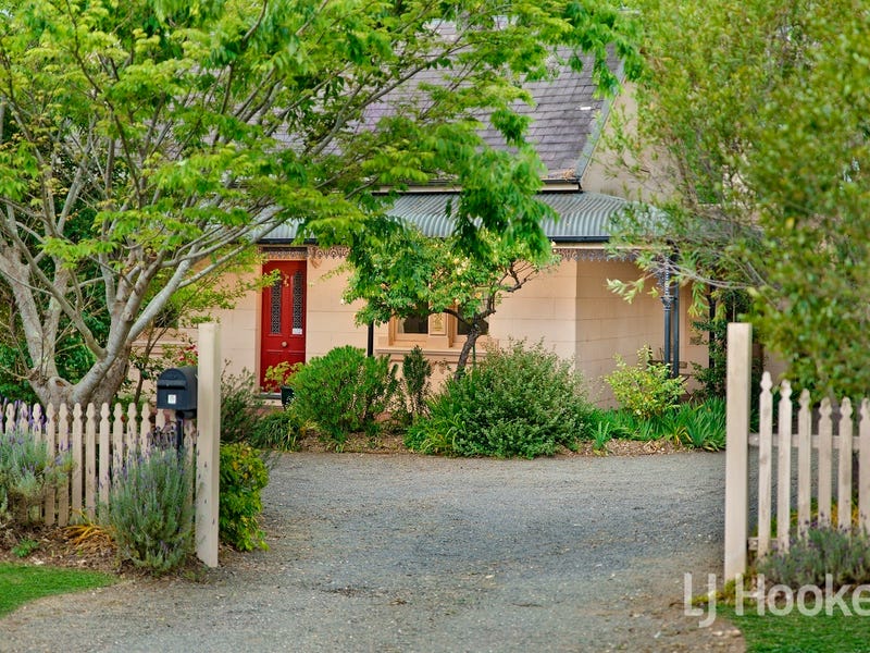 427 Thirlmere Way, Thirlmere, NSW 2572 Property Details