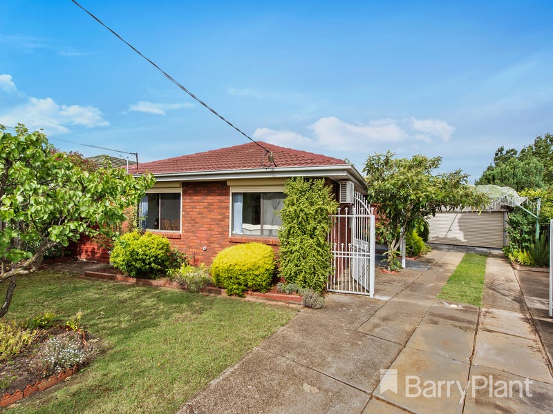 13 Blackwood Drive, Melton South, VIC 3338