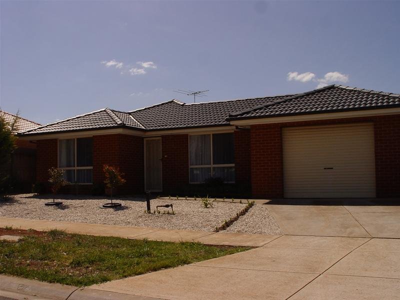 99 Dunvegan Drive, Kurunjang, VIC 3337