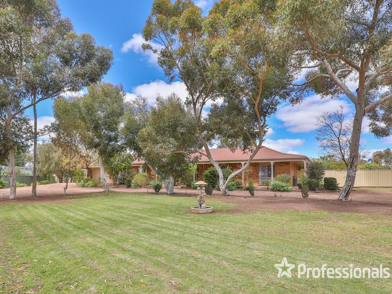 10 Regina Avenue, Cabarita, Vic 3505 Property Details