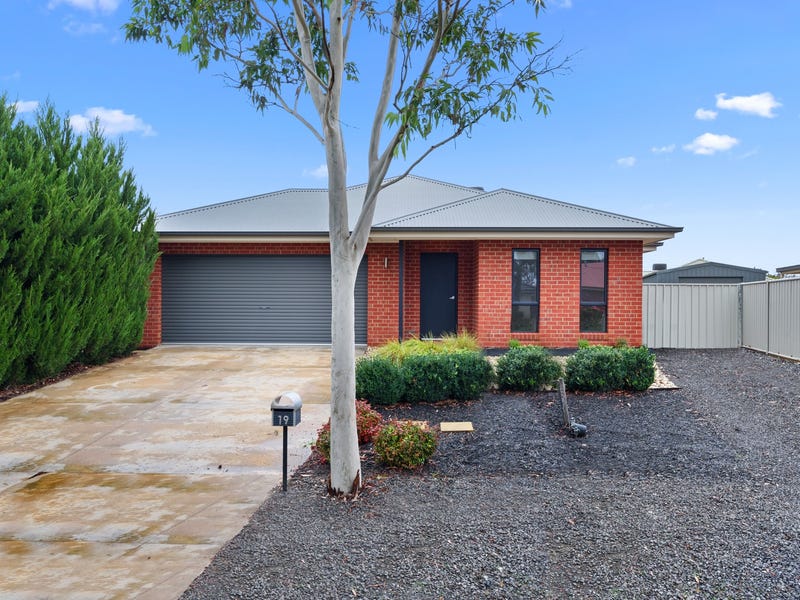 19 Arinya Close, Ascot, Vic 3551 Property Details