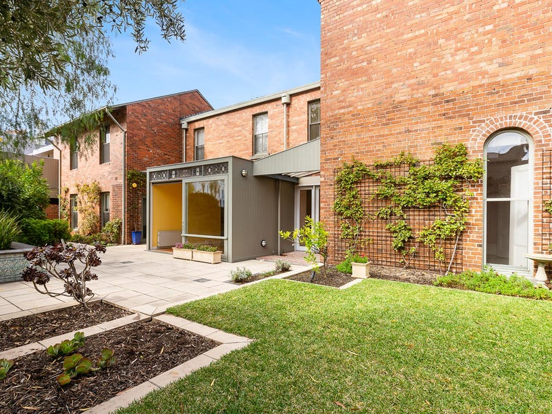 2832 The Avenue, Parkville, VIC 3052