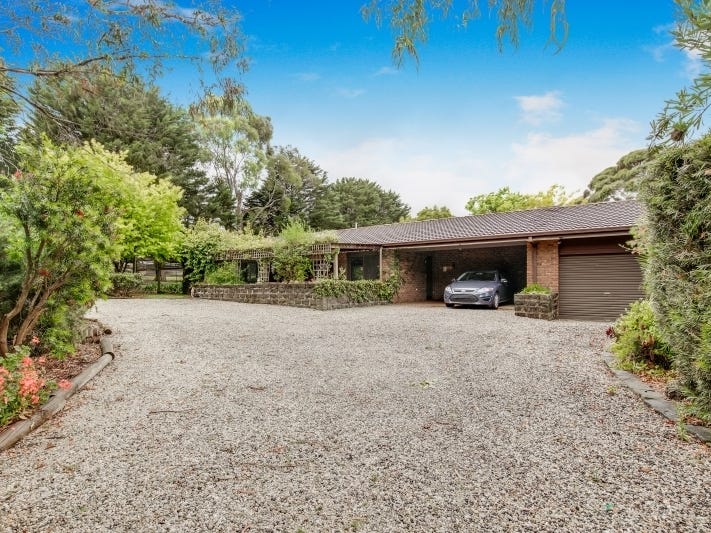 7478 Buchanan Road, Berwick, VIC 3806