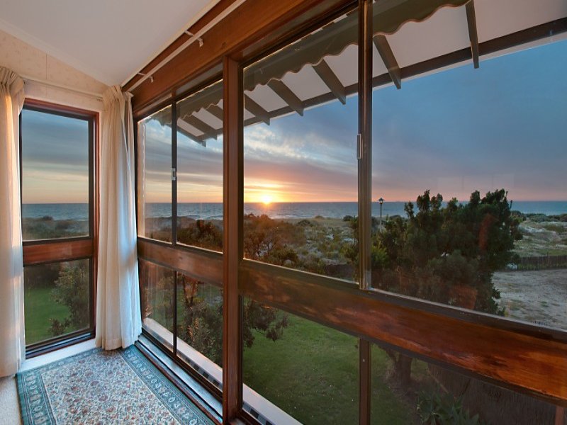 4/44 Cormorant Court, West Lakes Shore, SA 5020