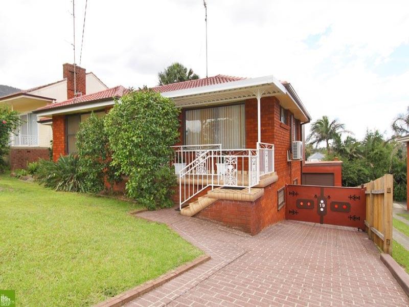 19 Yellagong Street, West Wollongong, NSW 2500