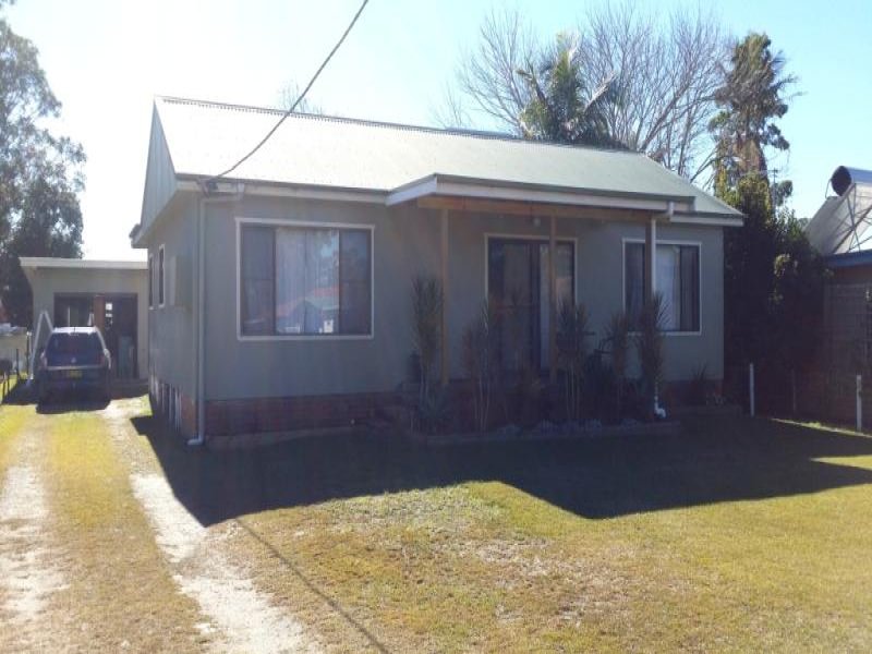 8 Third Avenue, Stuarts Point, NSW 2441