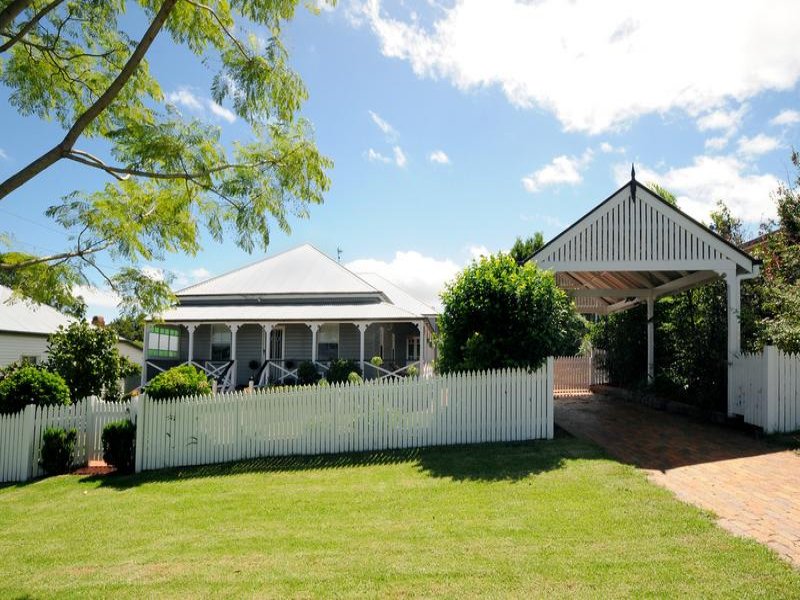 63 Ipswich Street, East Toowoomba, QLD 4350