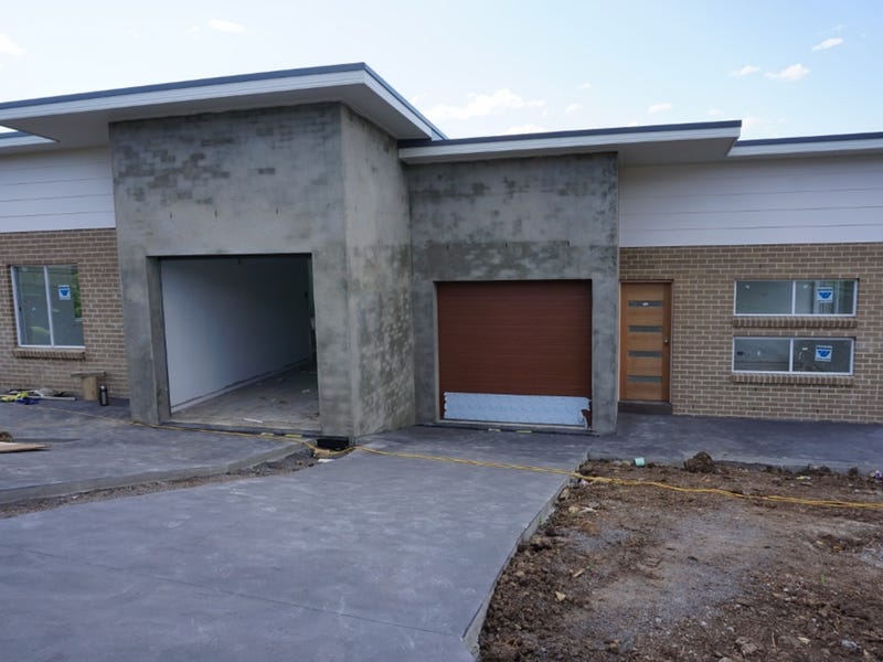 152 Shearwater Drive, Lake Heights, NSW 2502