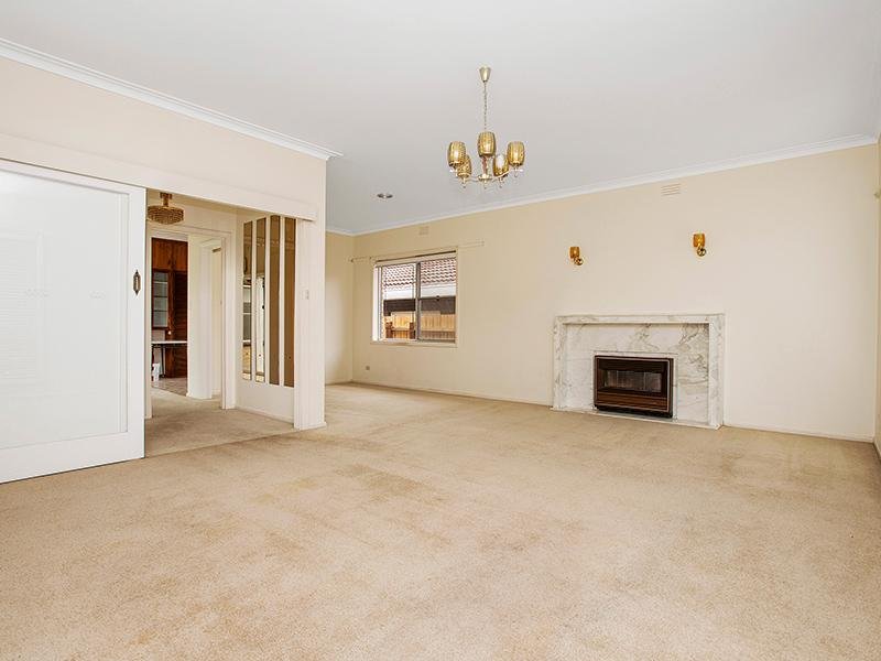 9 Woodvale Close, Essendon, Vic 3040 Property Details