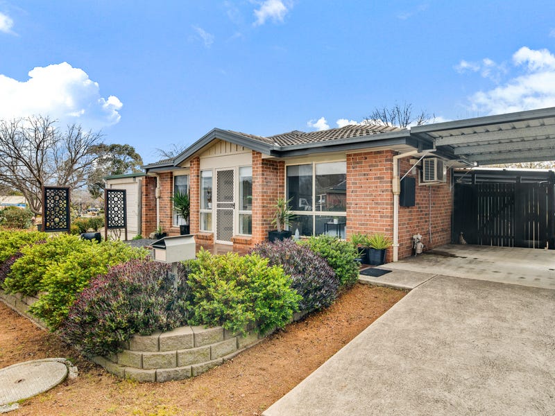 35 Thornhill Crescent, Dunlop, ACT 2615 Property Details