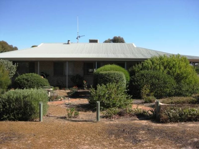27 Northmore Street, Narembeen, WA 6369 Property Details