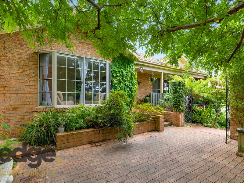 6 Akhurst Grove, Gordon, ACT 2906 House for Sale