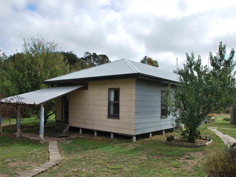 655 Falls Road, Fish Creek, VIC 3959