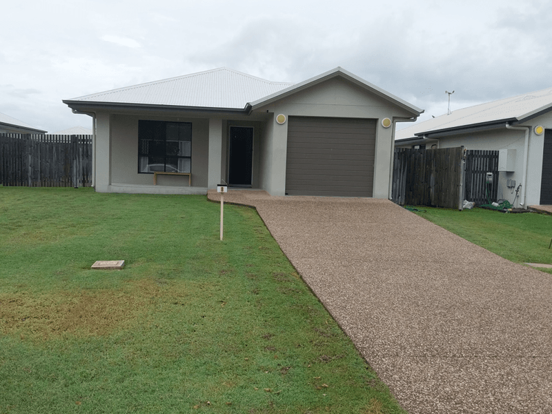 8 Sedgefield Parkway, Burdell, QLD 4818