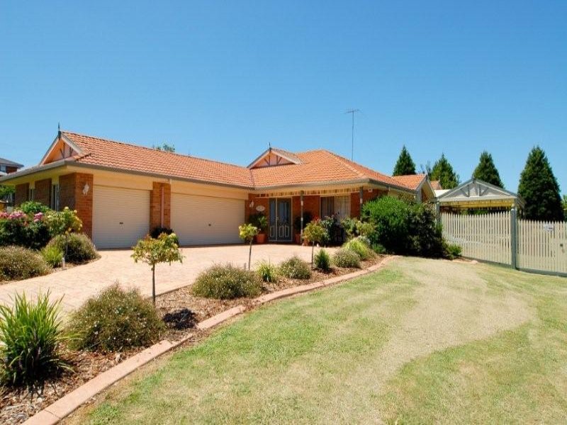 8 Moonlight Drive, Lysterfield, VIC 3156