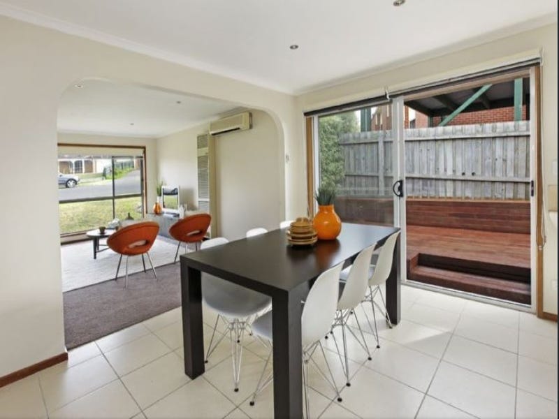 1/8 Friesian Court, Belmont, VIC 3216