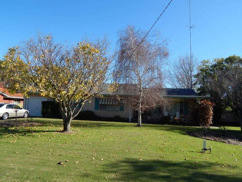 30 Herbert Road, Harvey, WA 6220