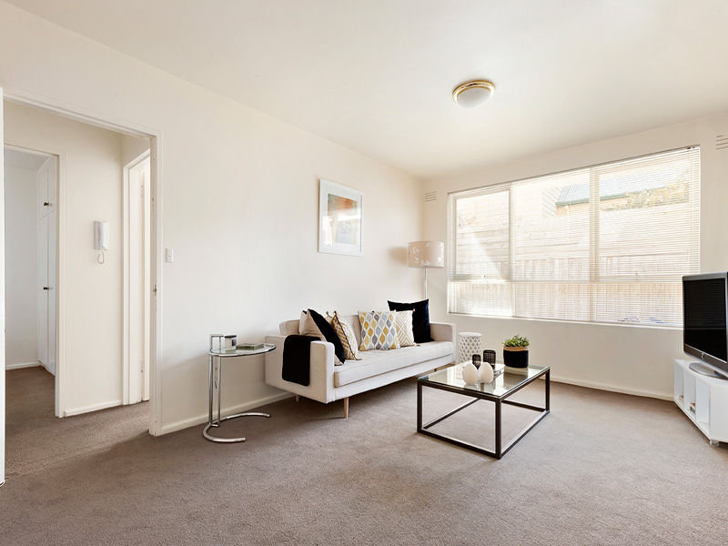 2/27 Newry Street, Windsor, Vic 3181 Property Details
