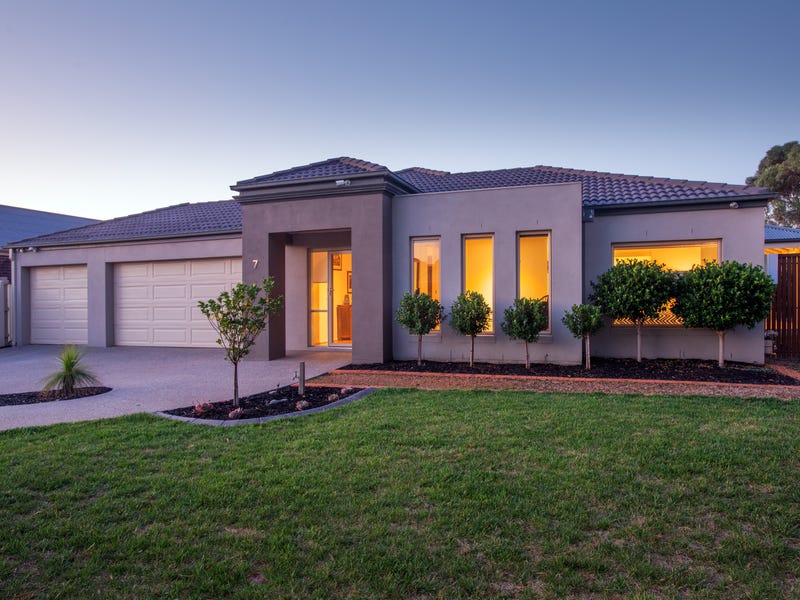 7-kent-court-darley-vic-3340-realestate-au