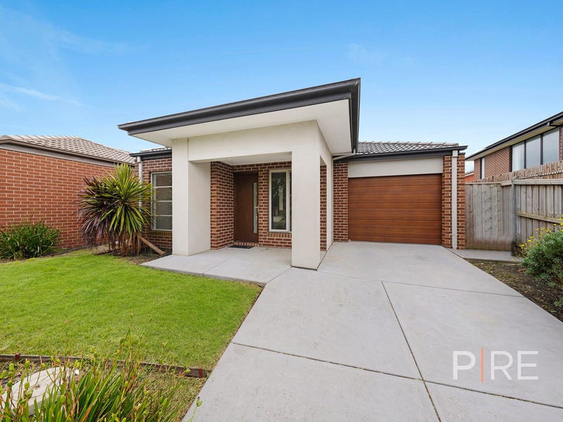 223 Heather Grove, Clyde North, VIC 3978