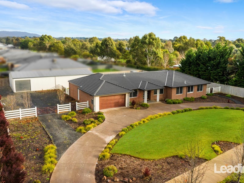 9 Main Road, Romsey, Vic 3434 Property Details