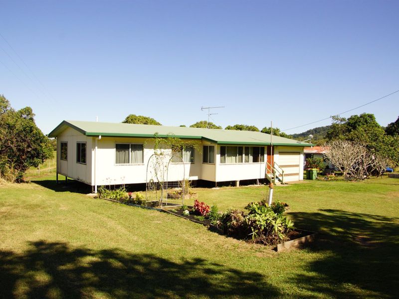 694 Sarina Beach Road, Sarina, QLD 4737