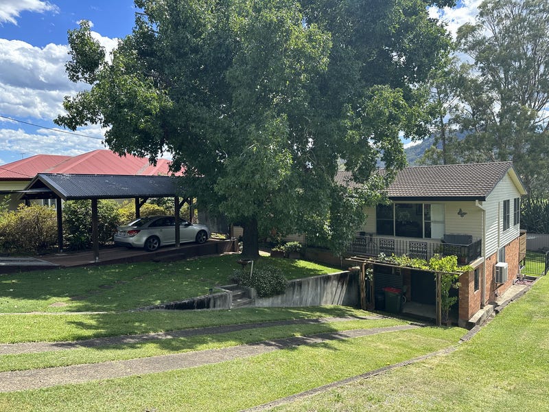 77 Barrington Street, Gloucester, NSW 2422 Property Details