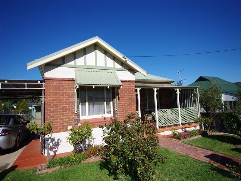33 Dungaleer Street, Cowra, NSW 2794
