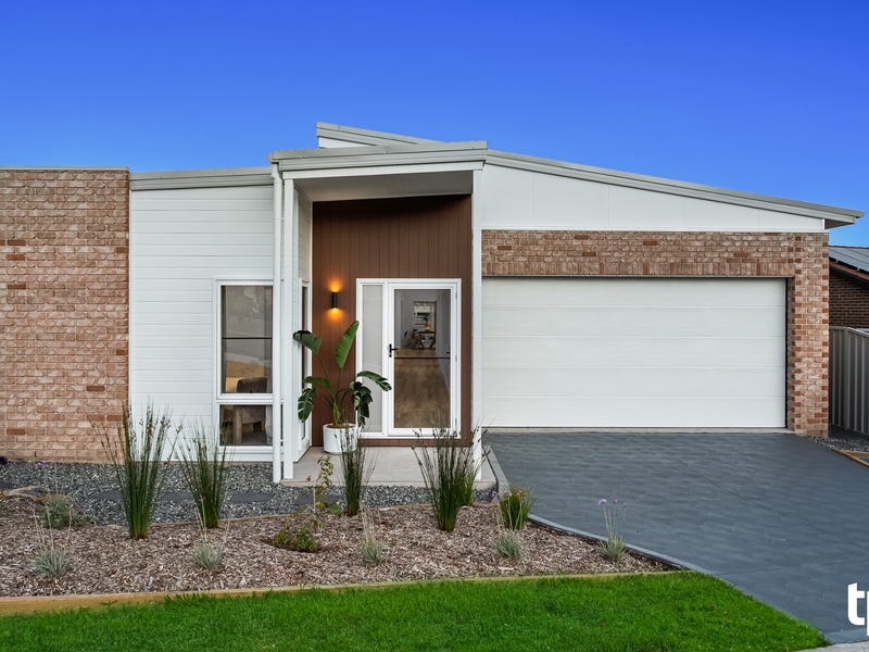 Open Plan Raked Ceiling 139a Floraville Road, Floraville, NSW 2280 - House for Sale ...